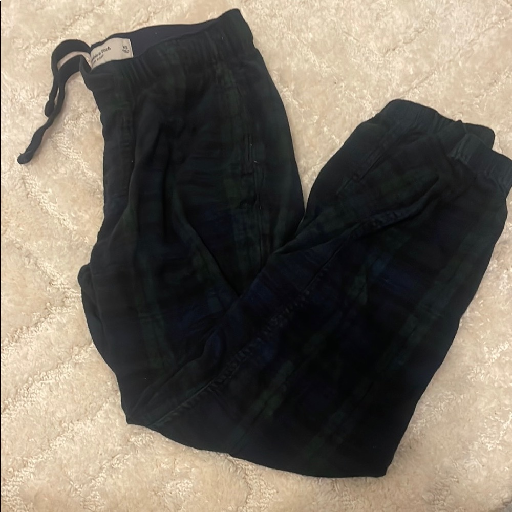 Abercrombie & Fitch Black and Green Plaid Joggers